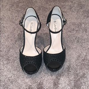 Women’s size 6 heels